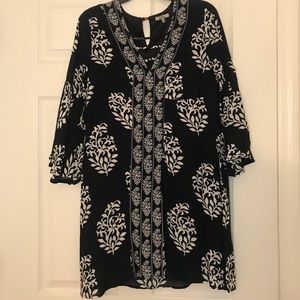 Bell sleeve patterned dress